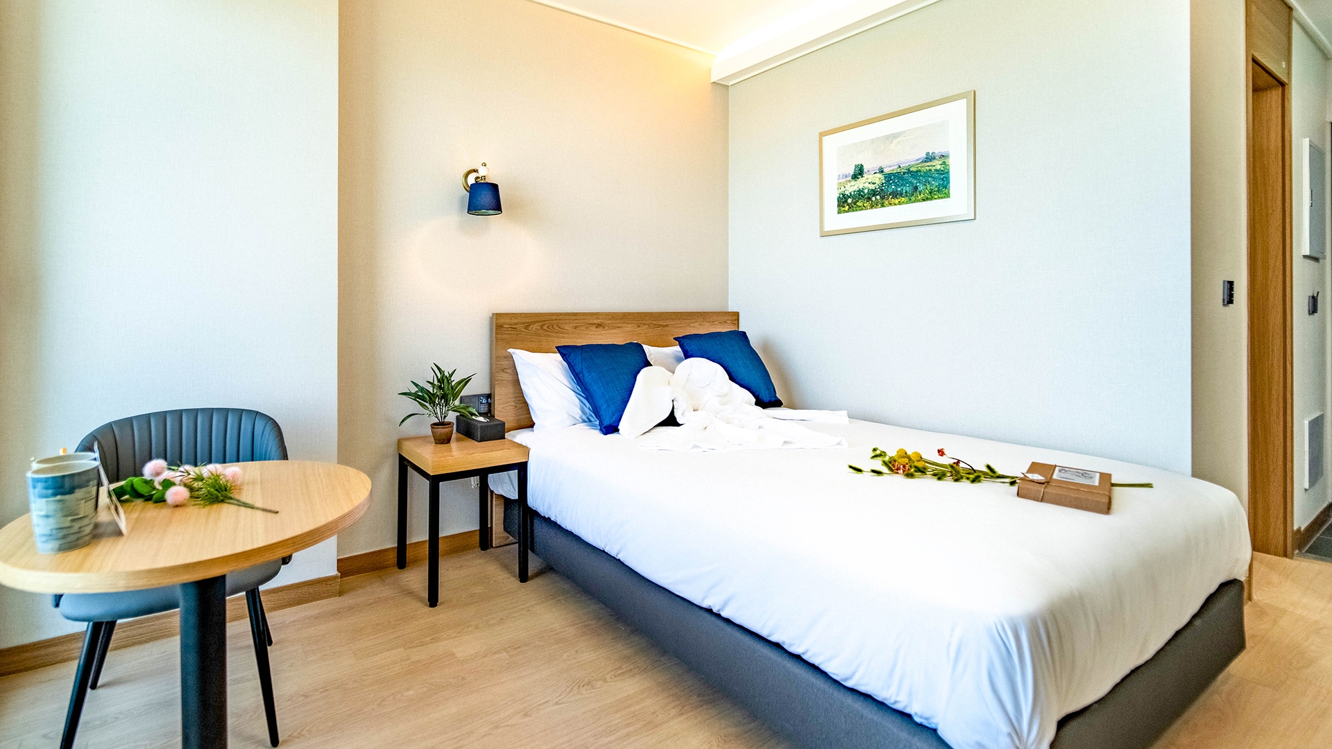 스탠다드 더블룸 하프오션뷰