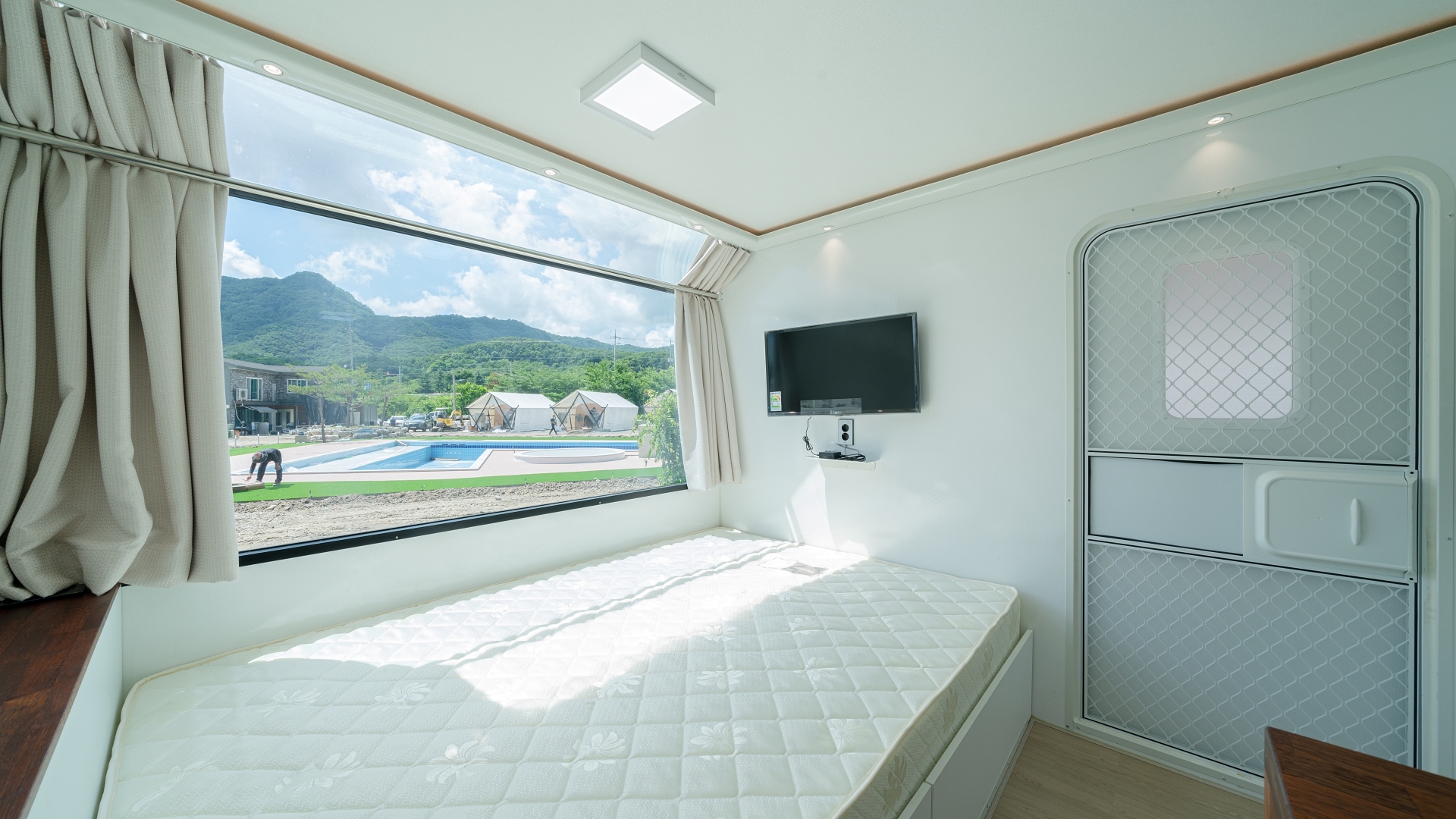 [THE SHINE] 카라반