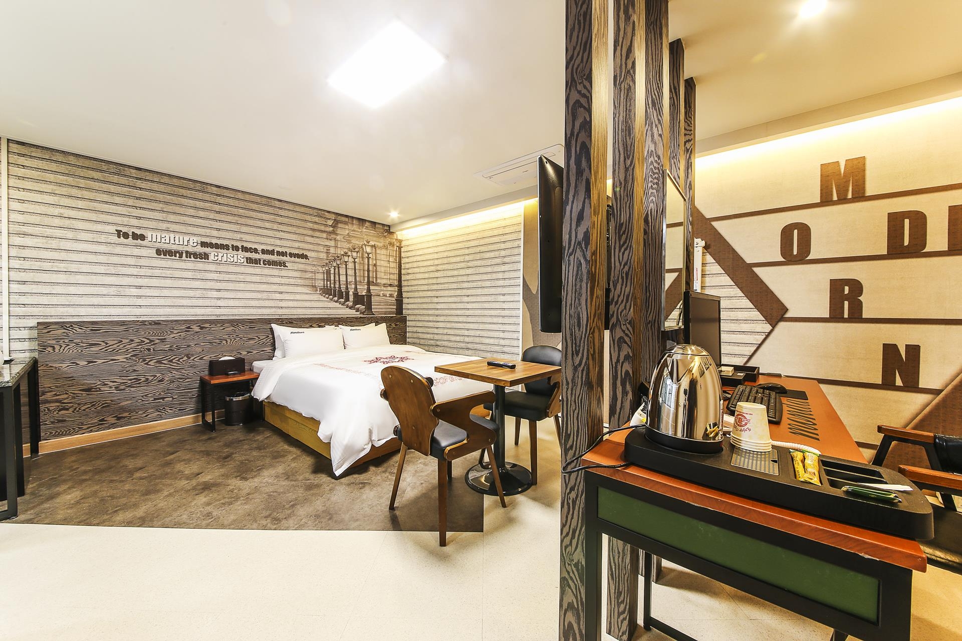 디럭스 더블(조식불포함)