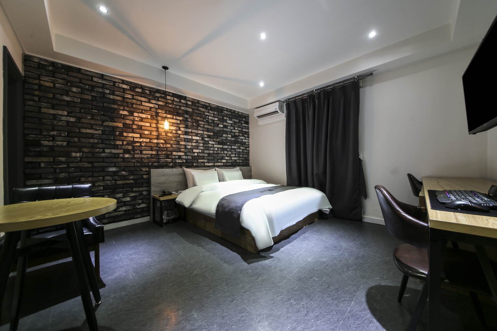 스탠다드(화-금요일 조식무료)