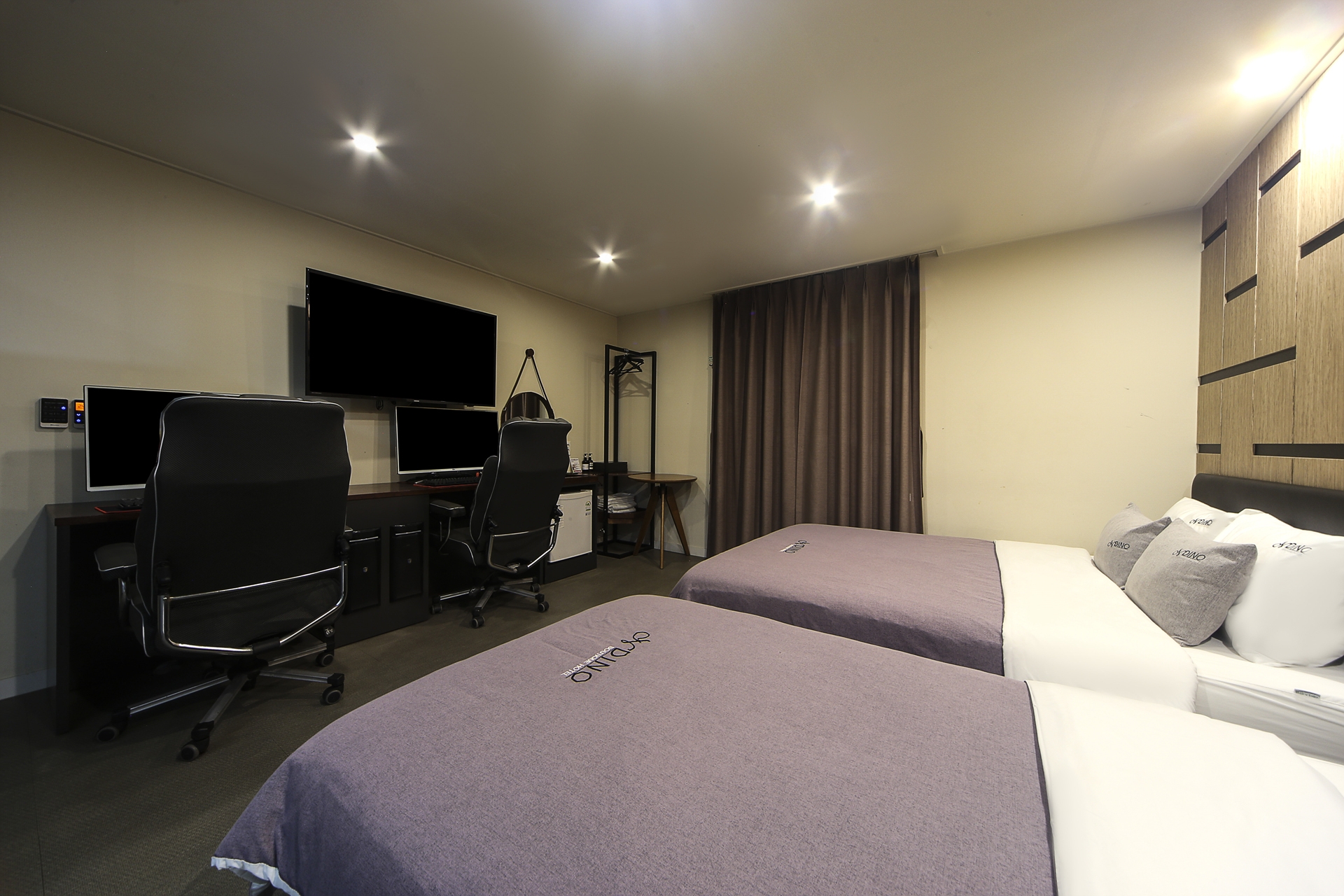 트윈룸(2PC/i5 9400,16G,