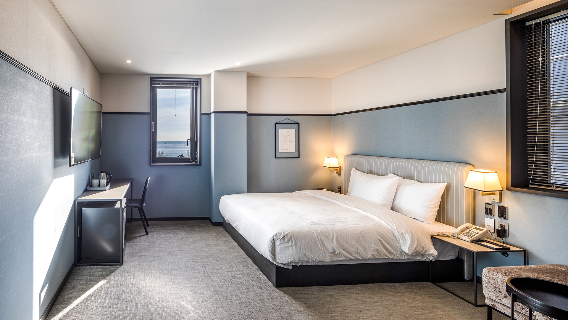 디럭스 더블 (중층 / 하프오션뷰)