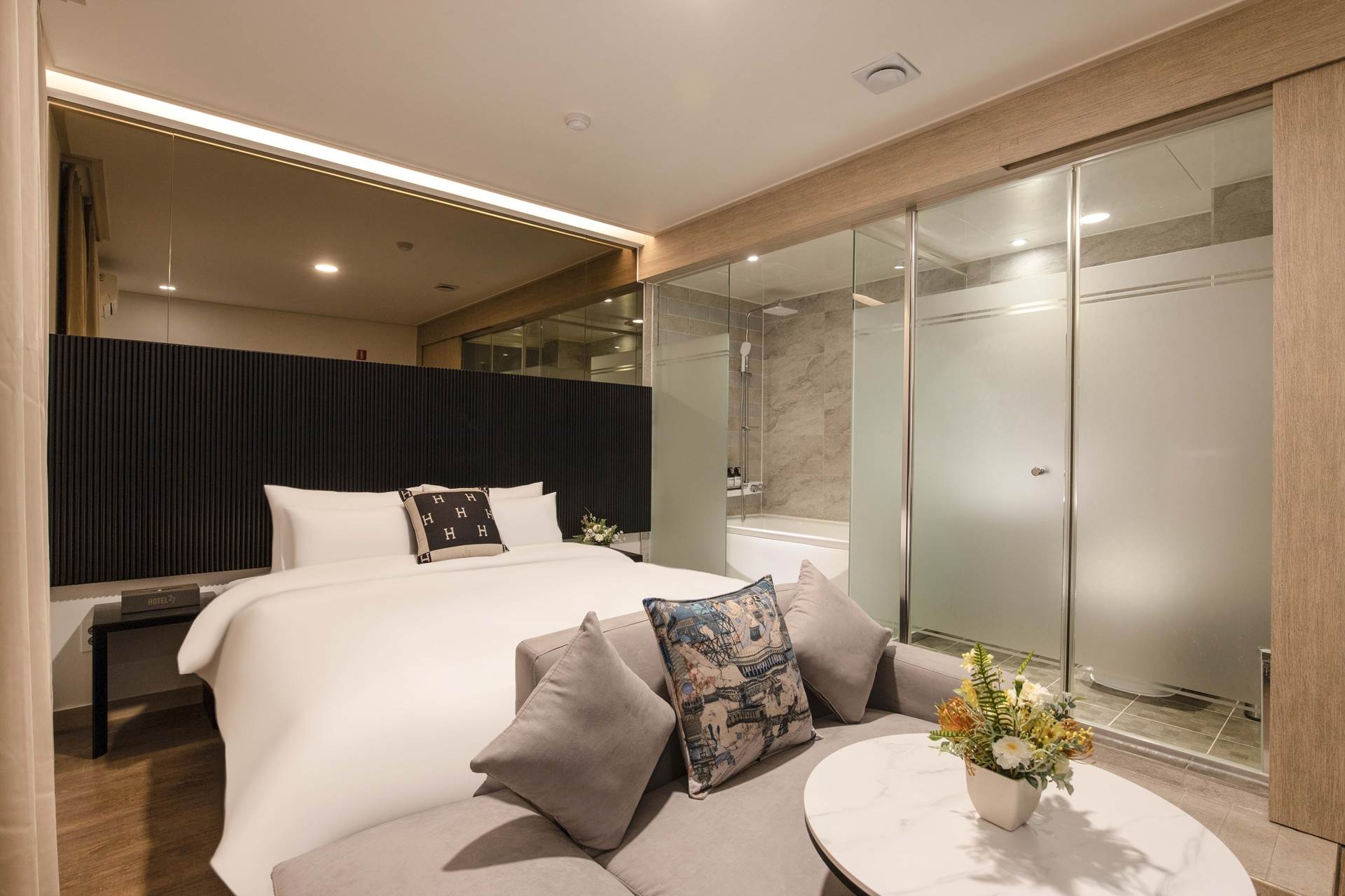 세미 스위트(주차가능,OTT이용 가능