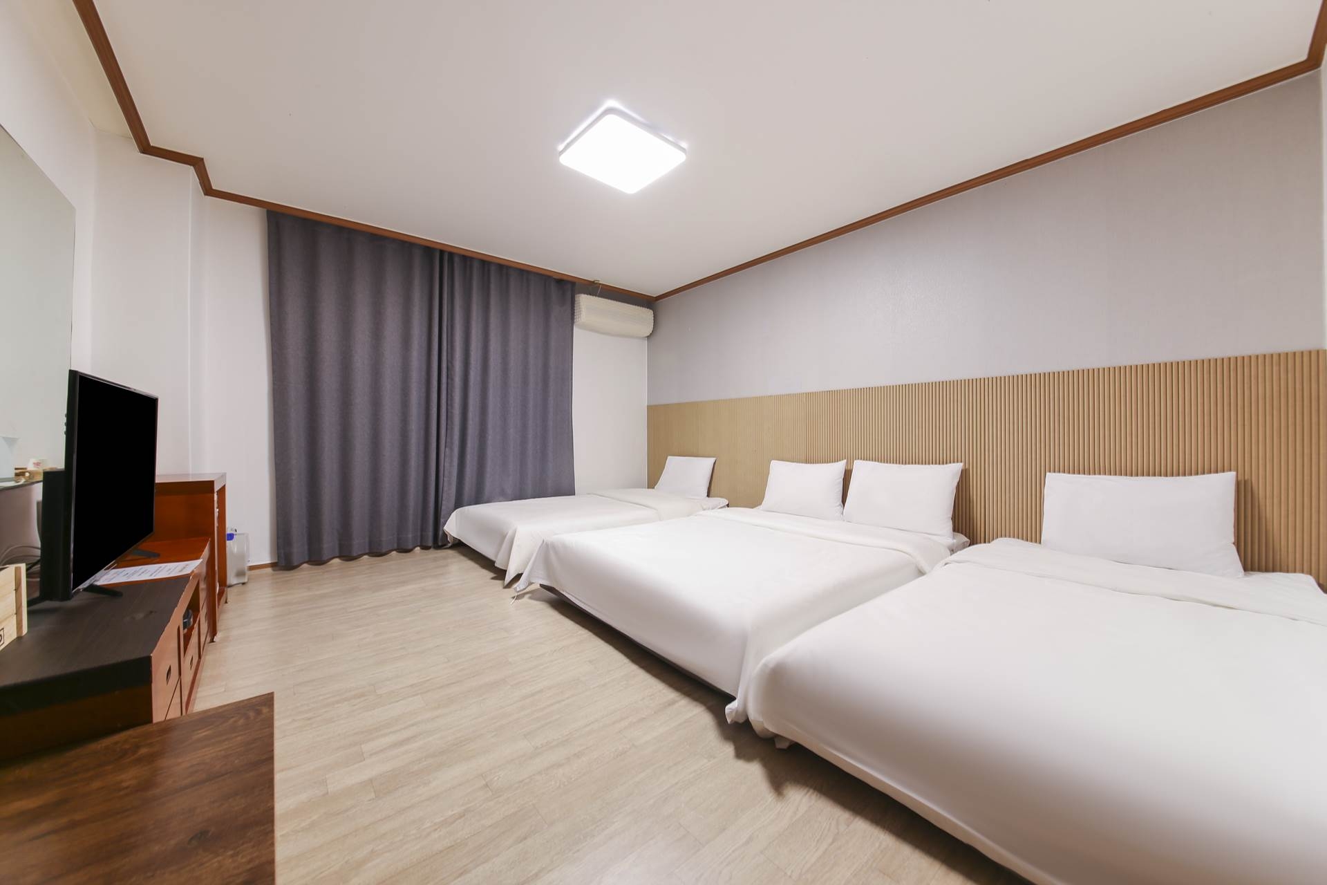 저상형B 1더블+2싱글(무료조식제공)