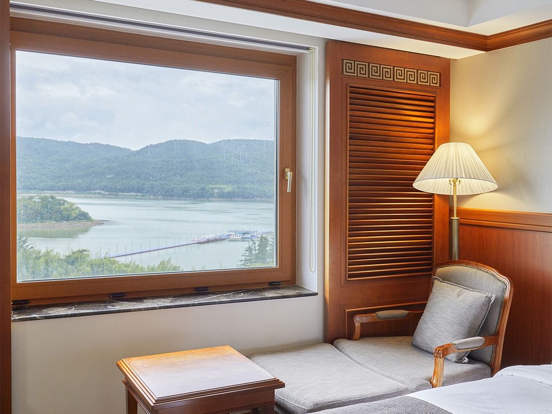 디럭스 트윈 레이크뷰