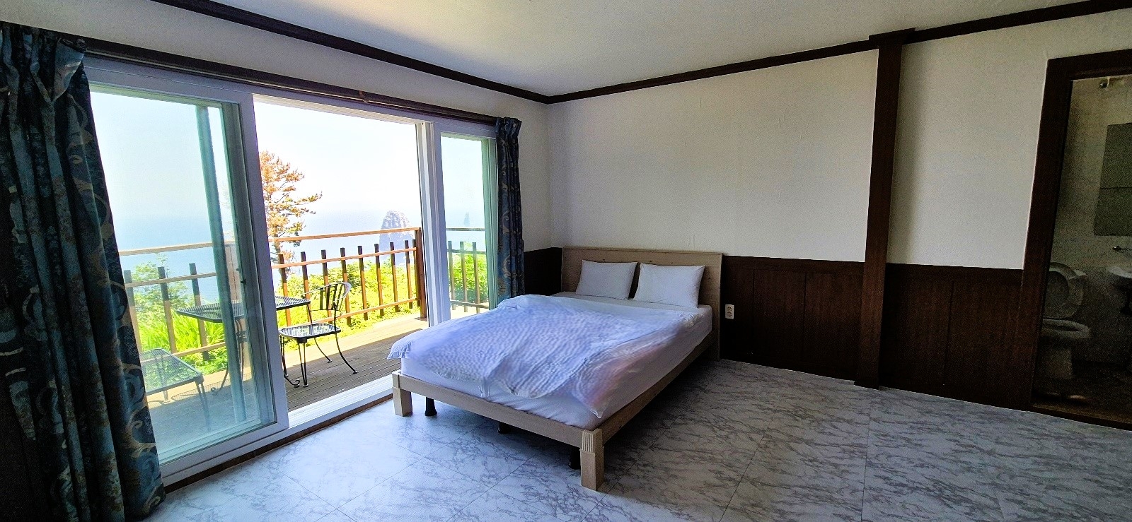 원룸 풀오션뷰(뻥뷰,10평,침대1,주방&테라스)