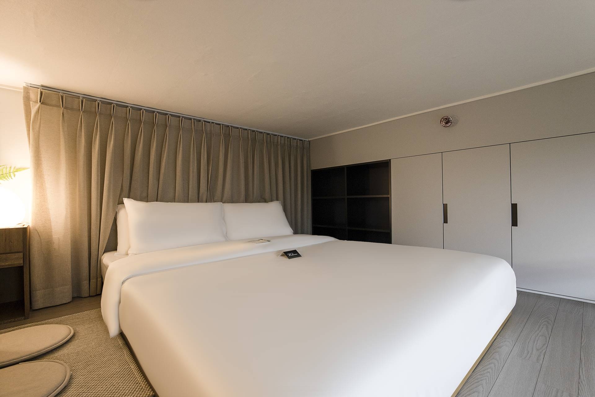 스위트 A (독서룸)