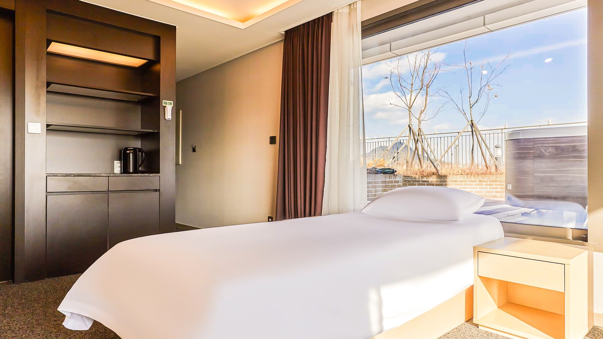 1베드 코드야드 스위트