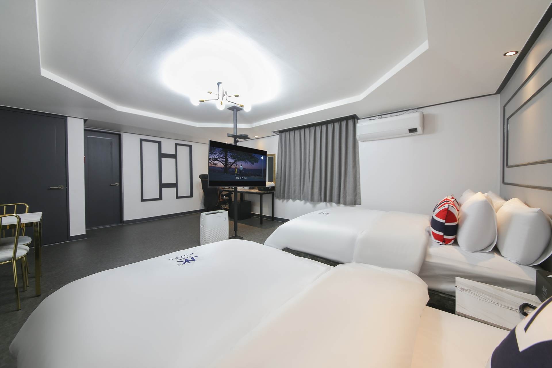 트윈룸(퀸1+싱글,넷플릭스,디즈니,티