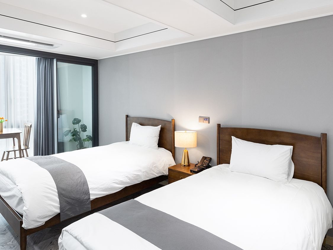 수페리어 트윈룸 하프오션뷰