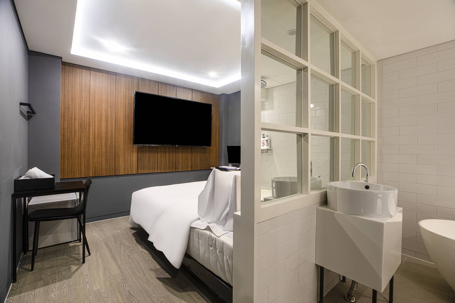 디럭스(무료스낵바,커플PC,넷플릭스무