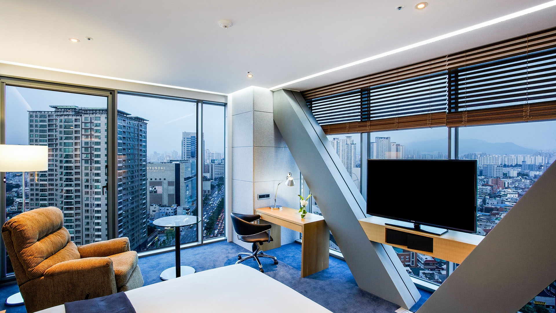 디럭스 더블 E (신관) 코너룸