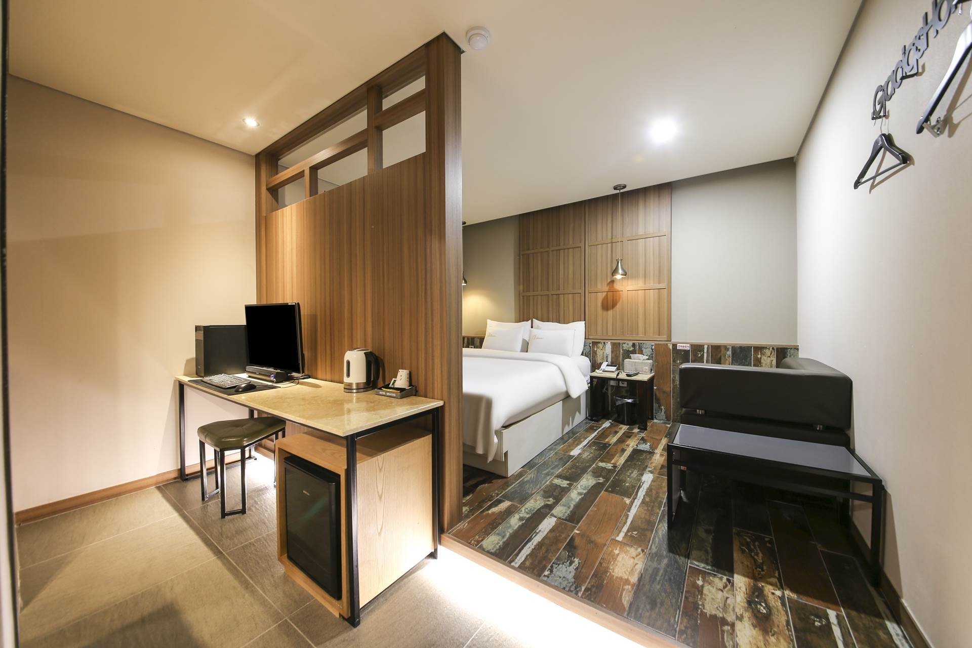 스탠다드(넷플릭스 무료시청+1PC)