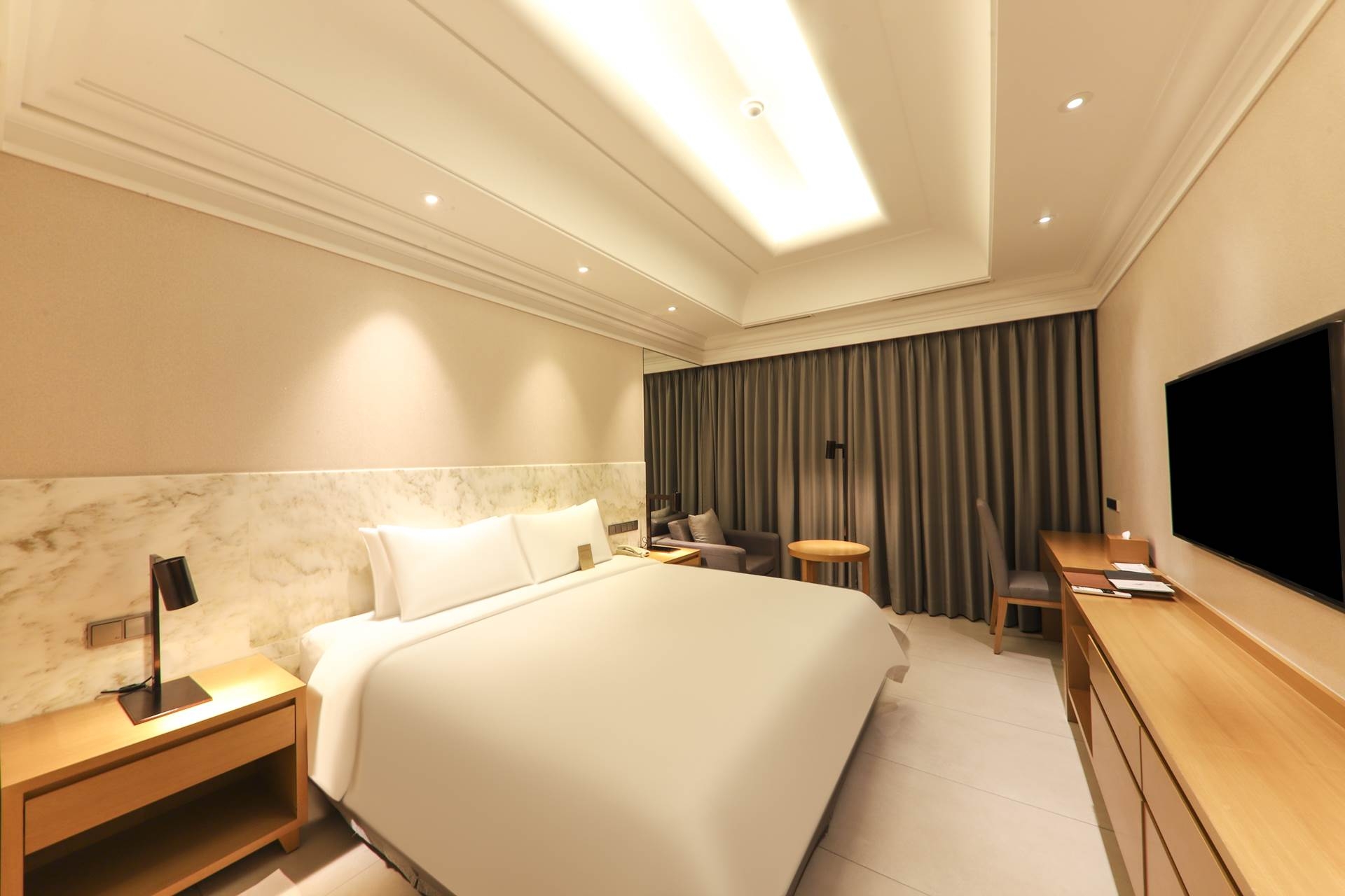 슈페리어킹더블룸(시티뷰)