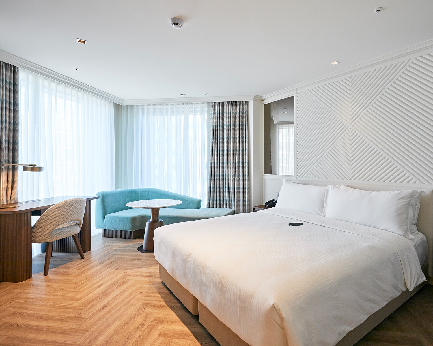 디럭스 시티뷰 킹