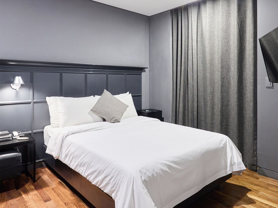 디럭스 더블 (창문 없음)