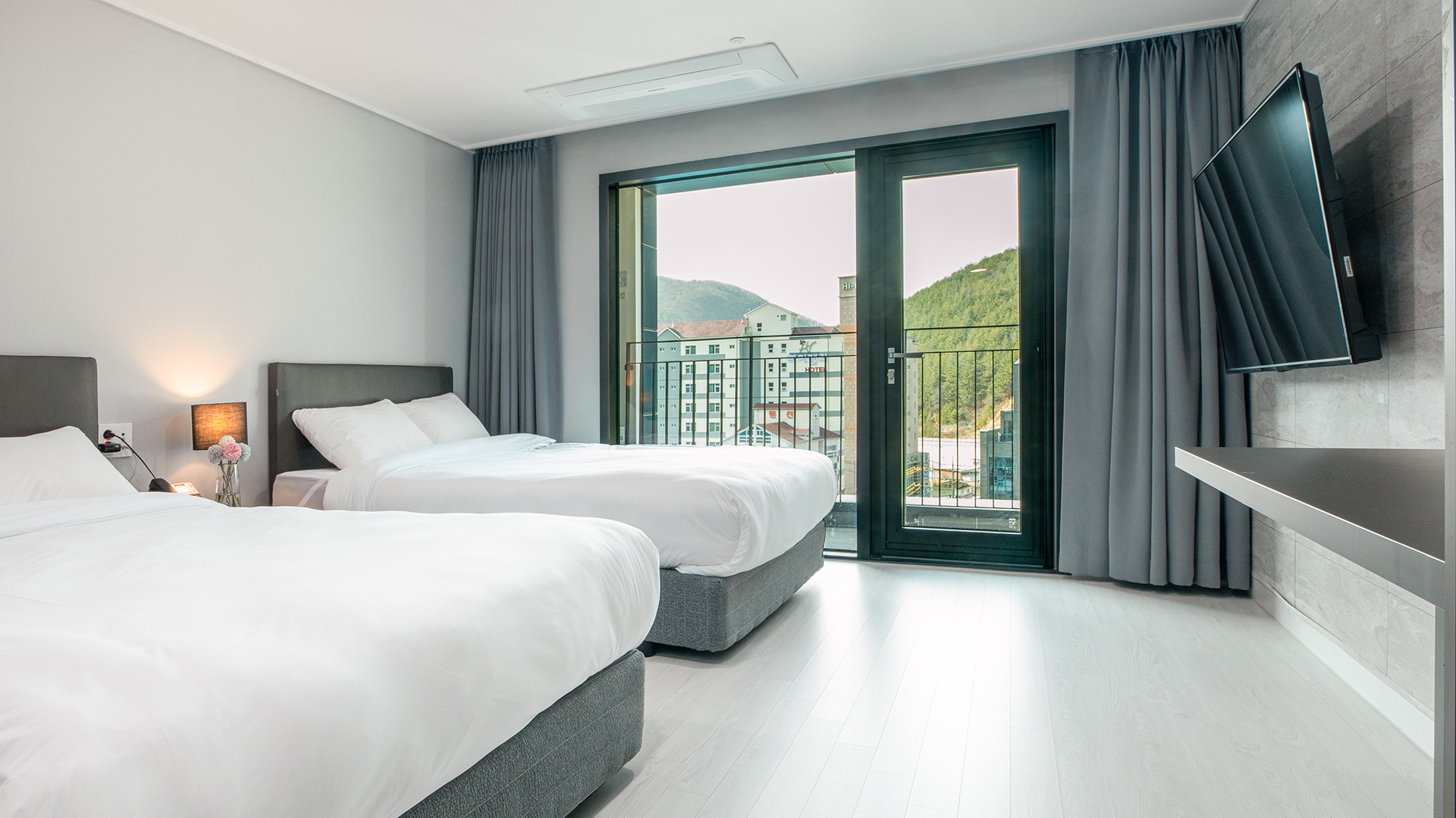 디럭스 패밀리 트윈