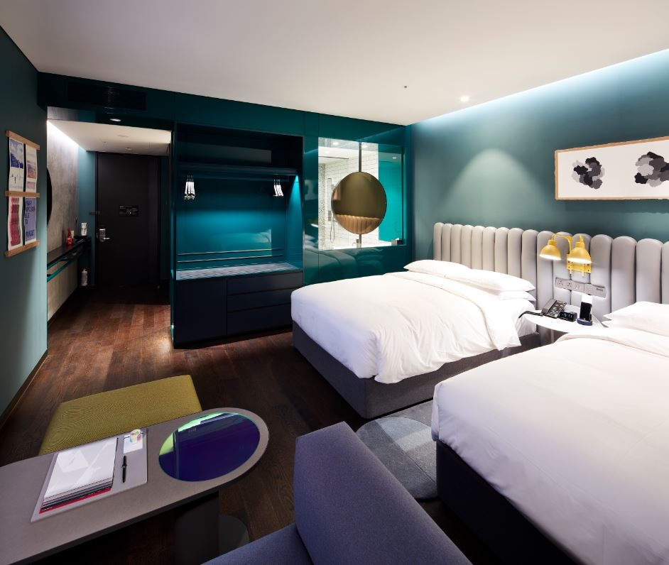 에디터 룸 (2 더블 베드)