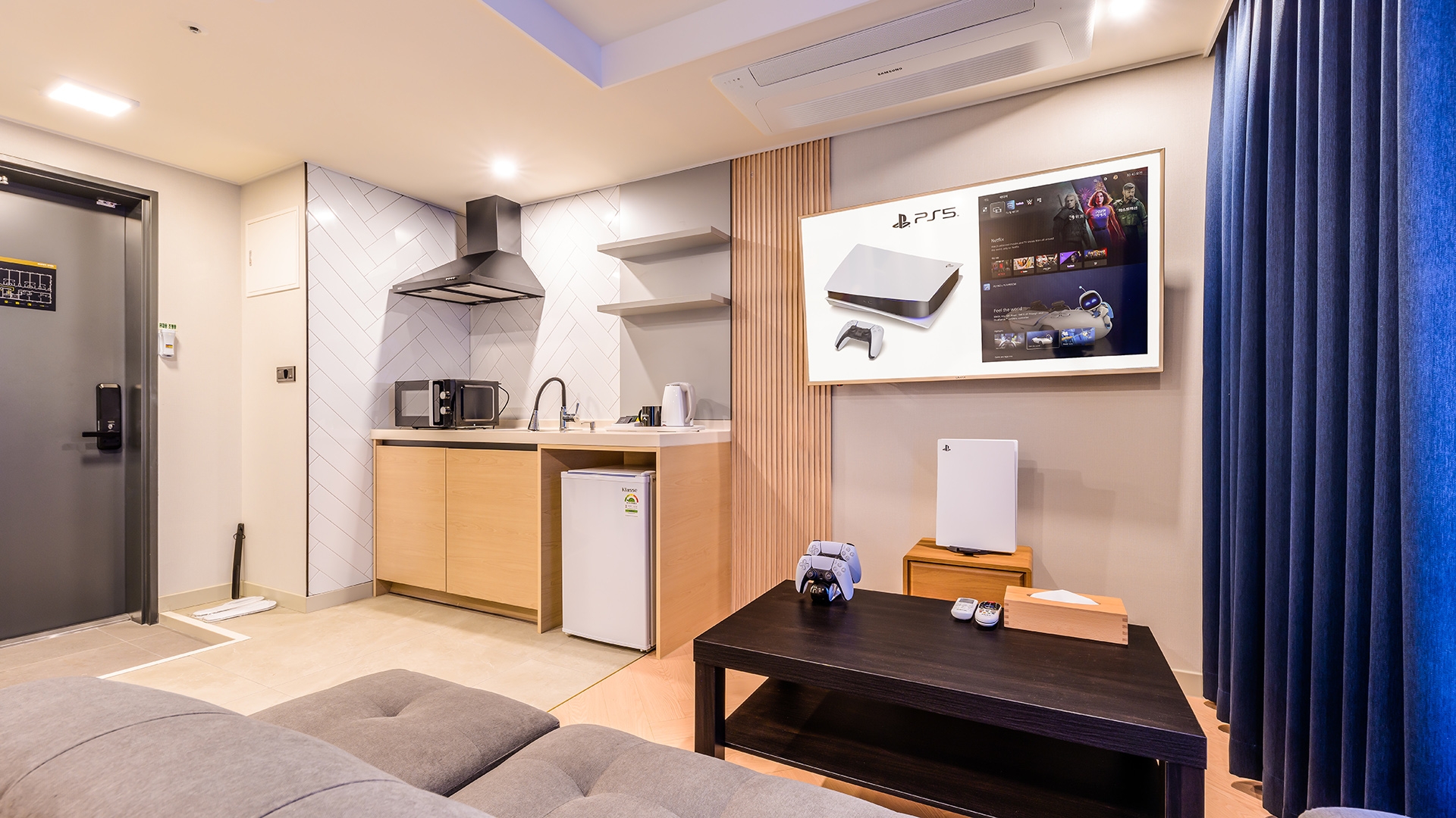 디럭스 퀸 플레이스테이션5 룸		