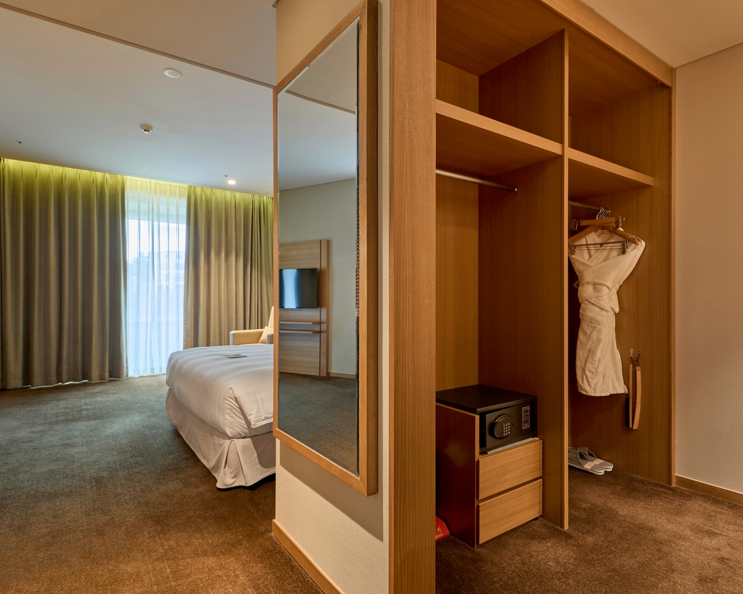 코너 디럭스(가든 전망)