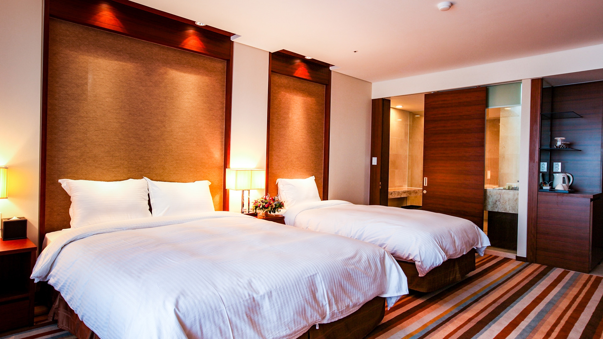 [호텔] 코너 디럭스 (바다 전망)