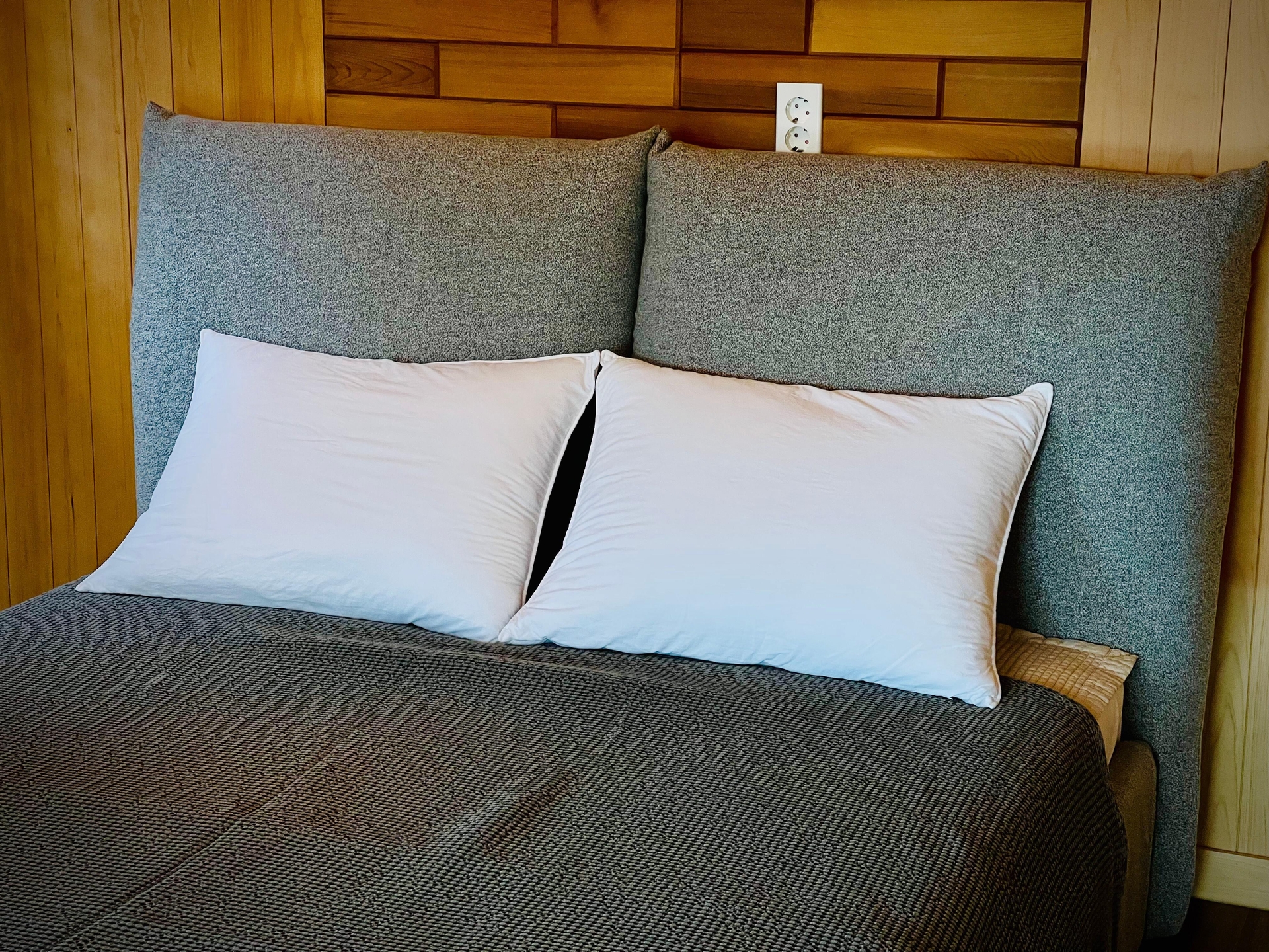 룸4 (더블베드 / 취사형 / 독채)