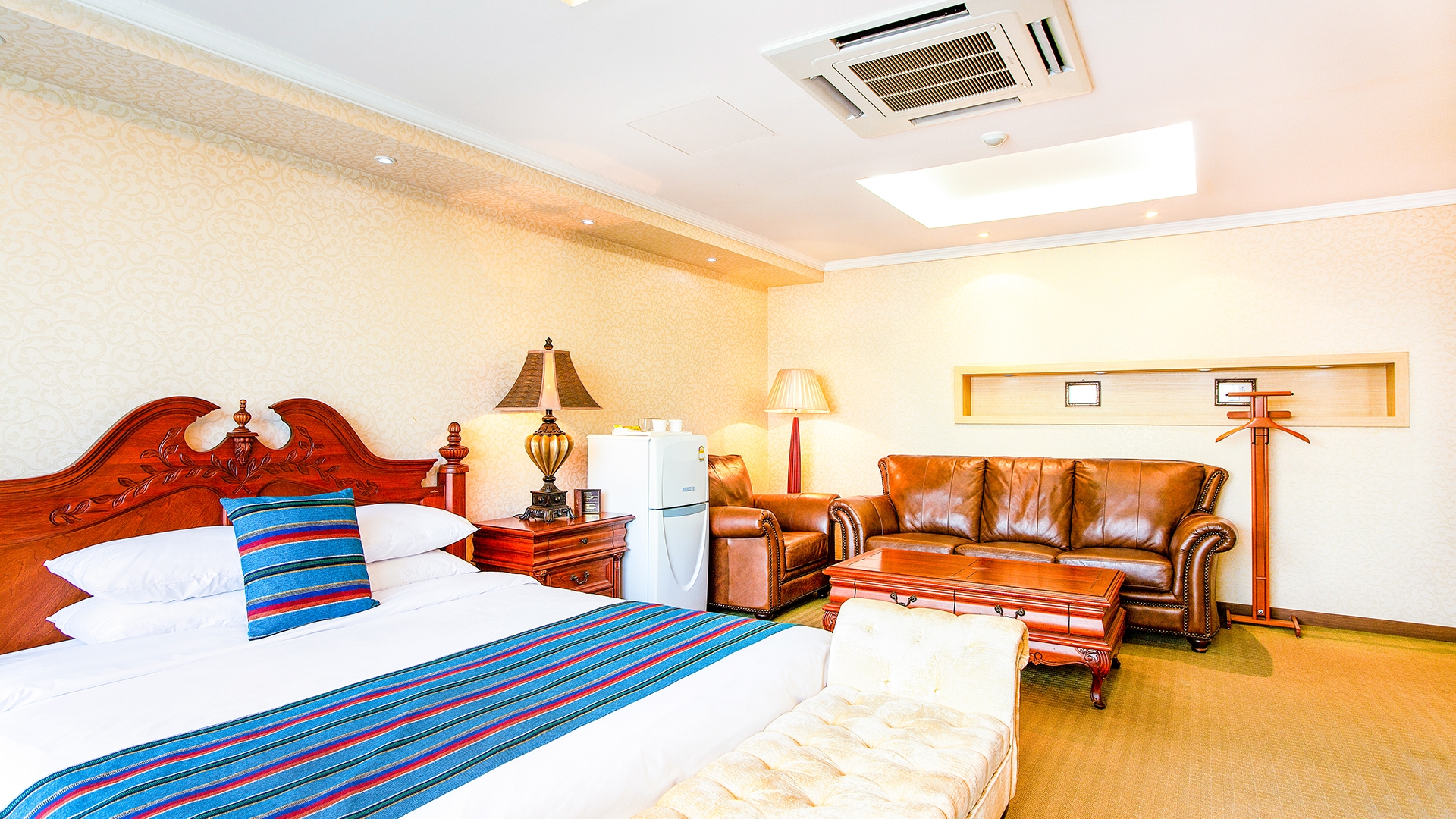 리츠 스위트 (호수뷰)