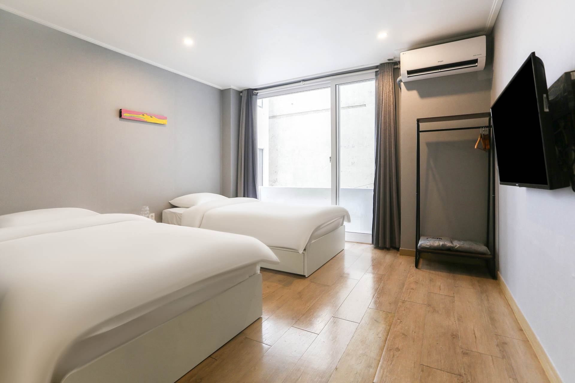 디럭스 트윈 (싱글침대2개)