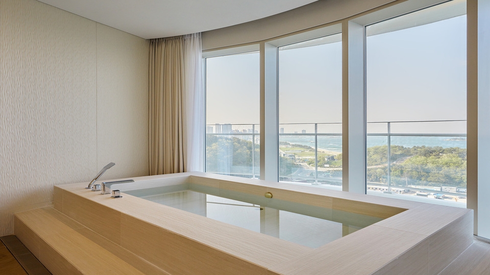 디럭스 투 베드룸 스위트