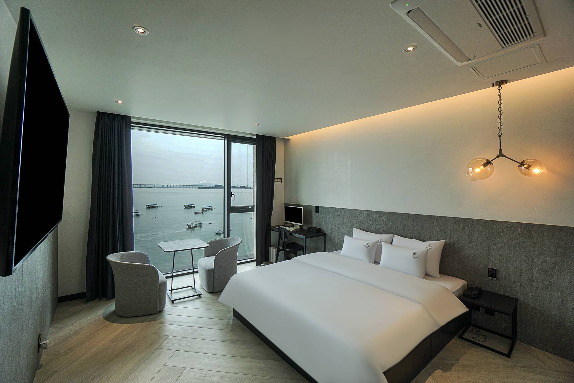 Deluxe (오션뷰, PC)