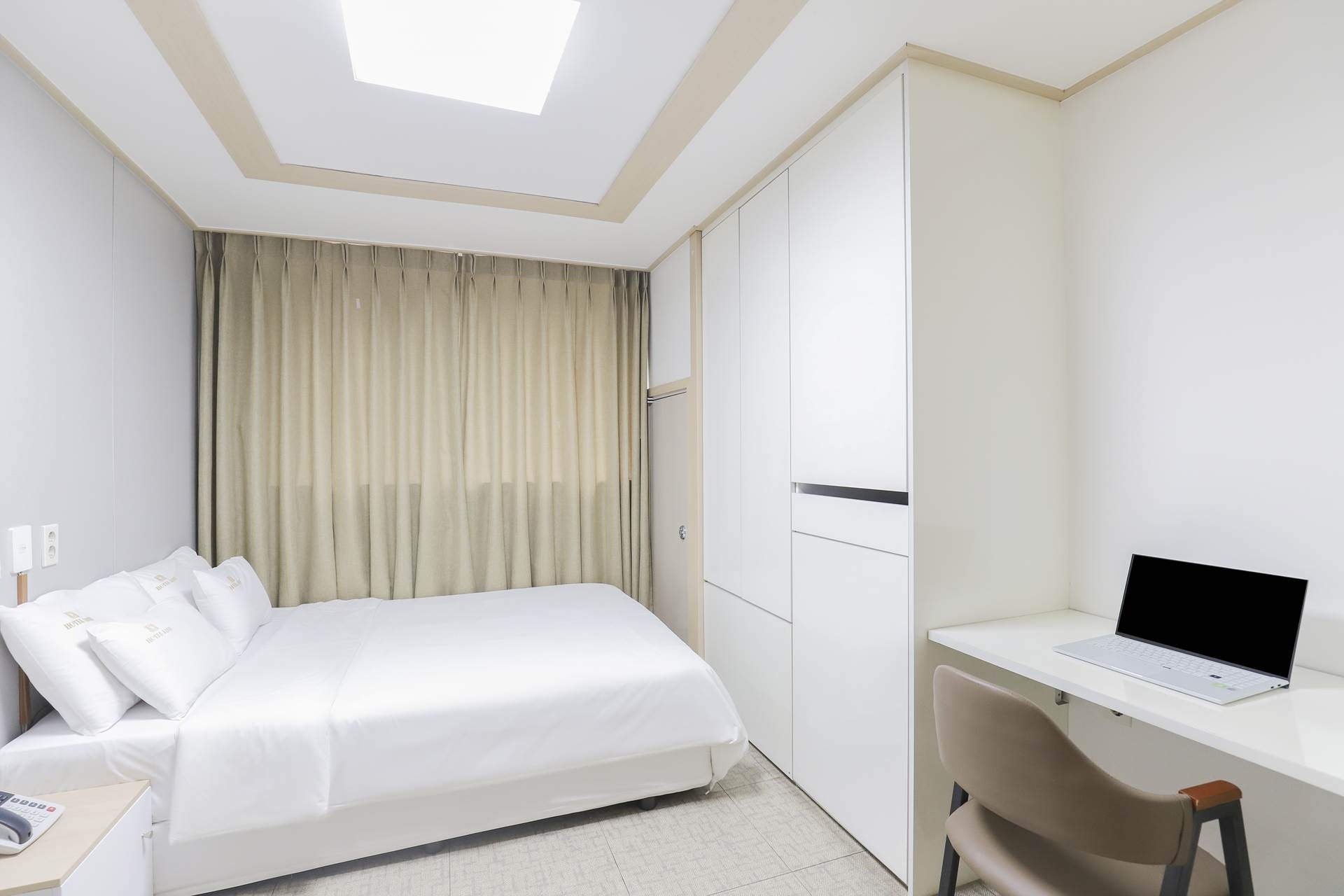 스탠다드 더블 (퀸베드 1개,넷플릭스