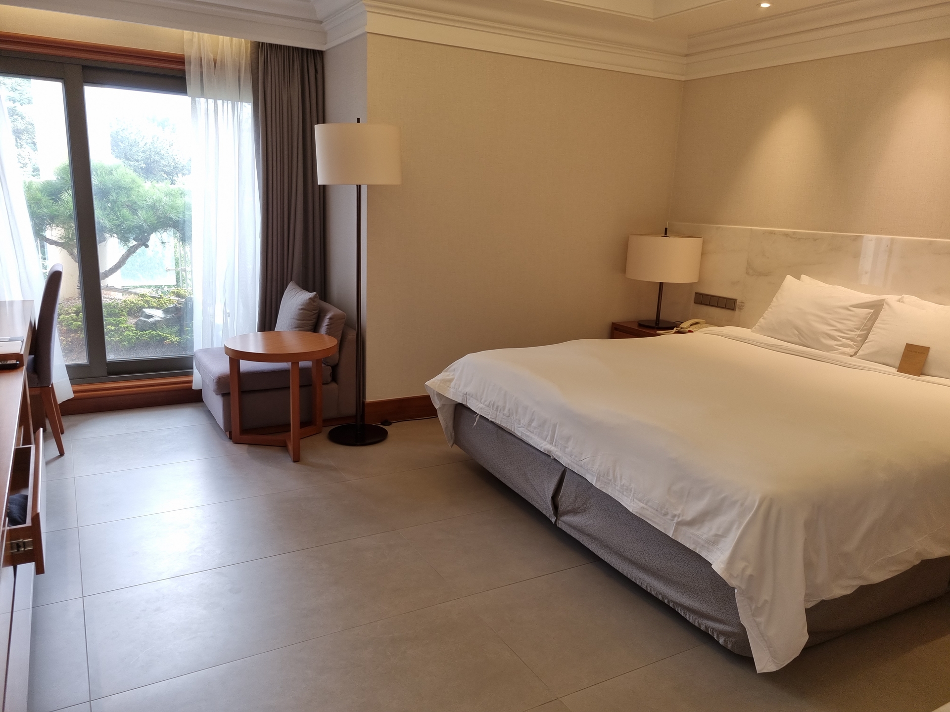 프리미엄 슈퍼킹 더블룸(공원뷰)