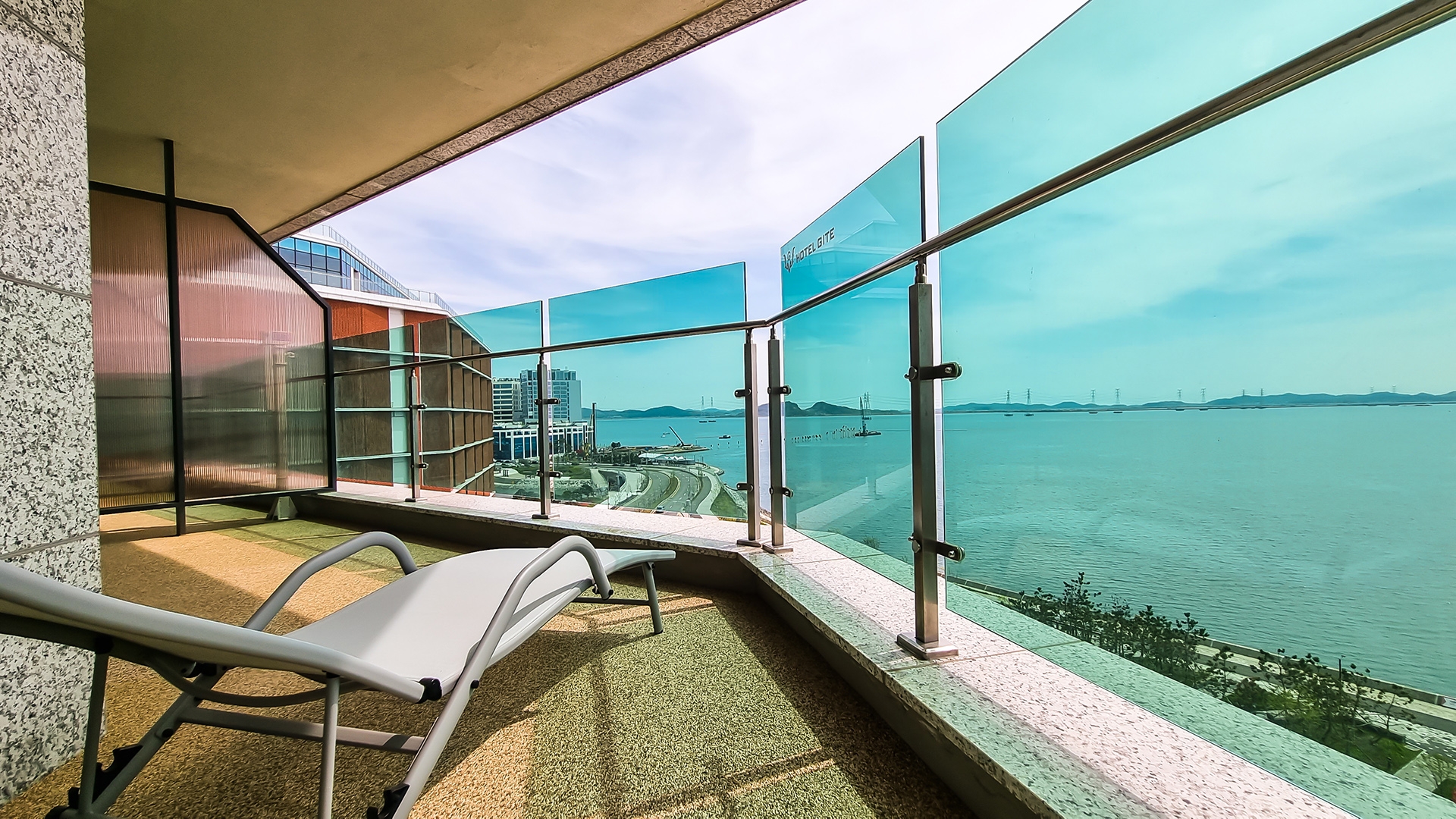 오션뷰 퀸베드+싱글베드+싱글베드