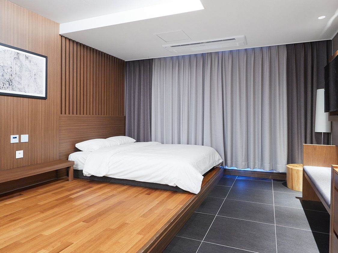 디럭스 더블 플로어링