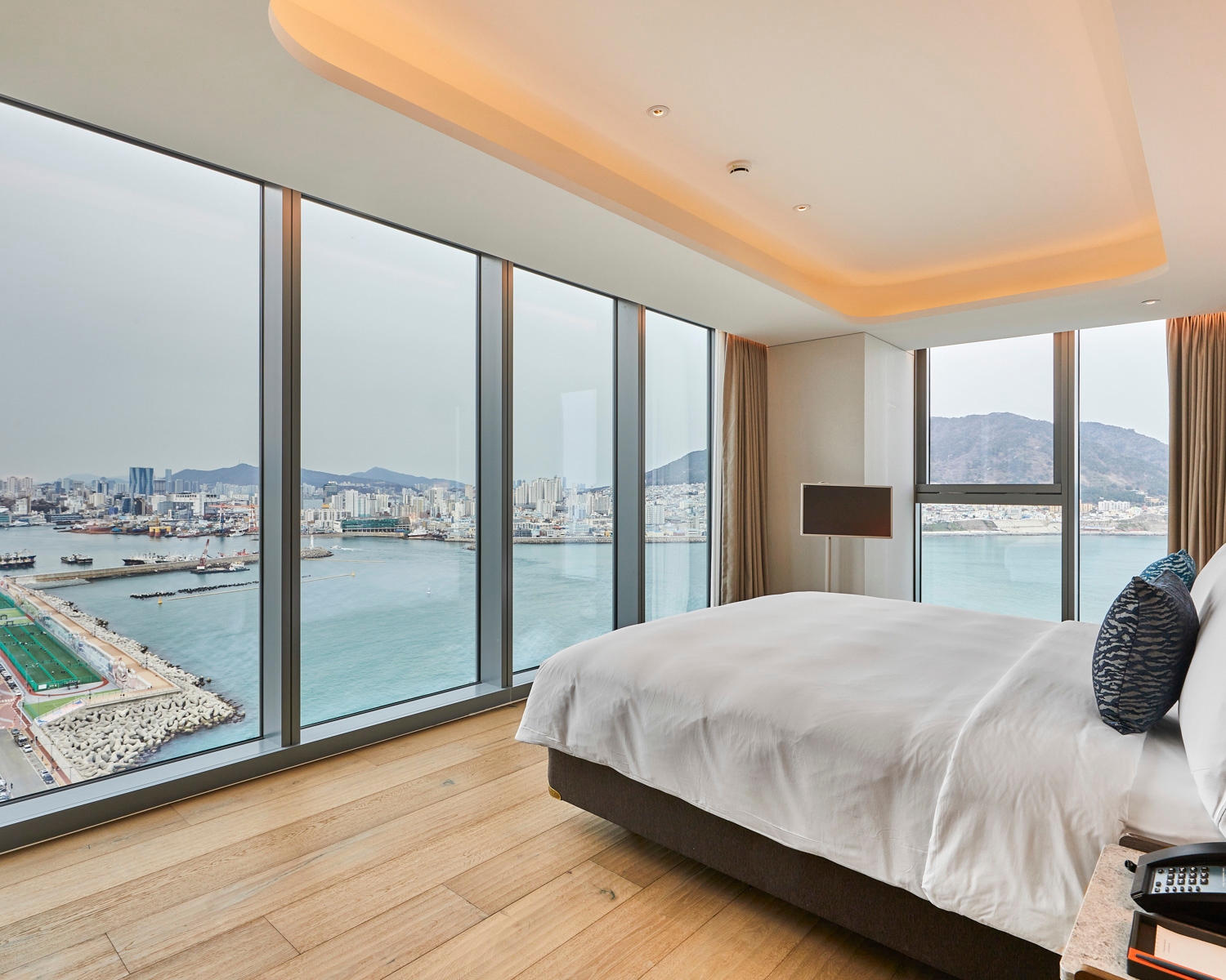 코너스위트 킹