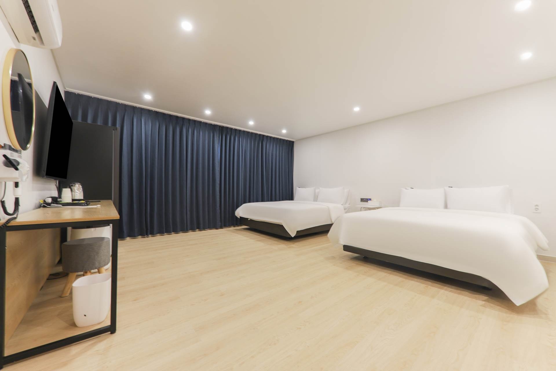 슈페리어 트윈 (65in.TV, 스타