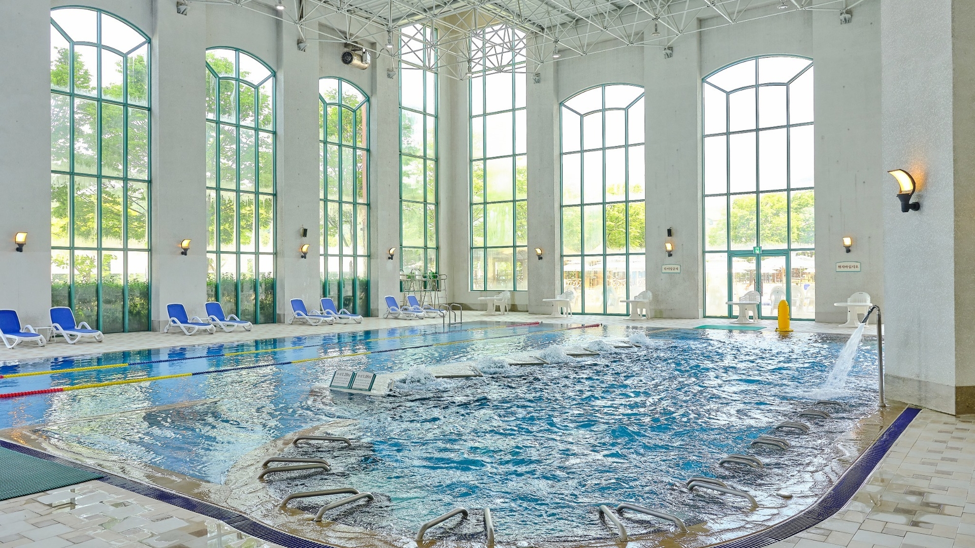 실내 수영장