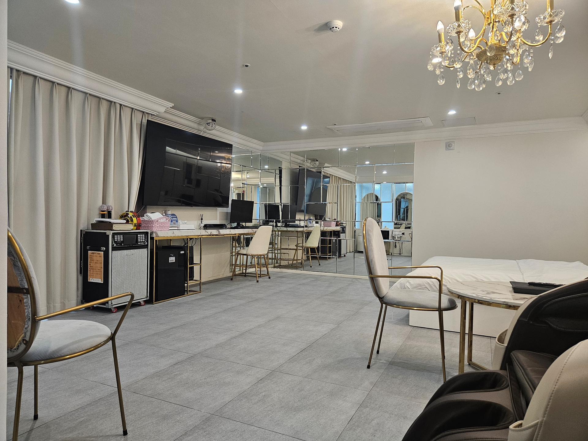 프리미엄 노래방-B101호