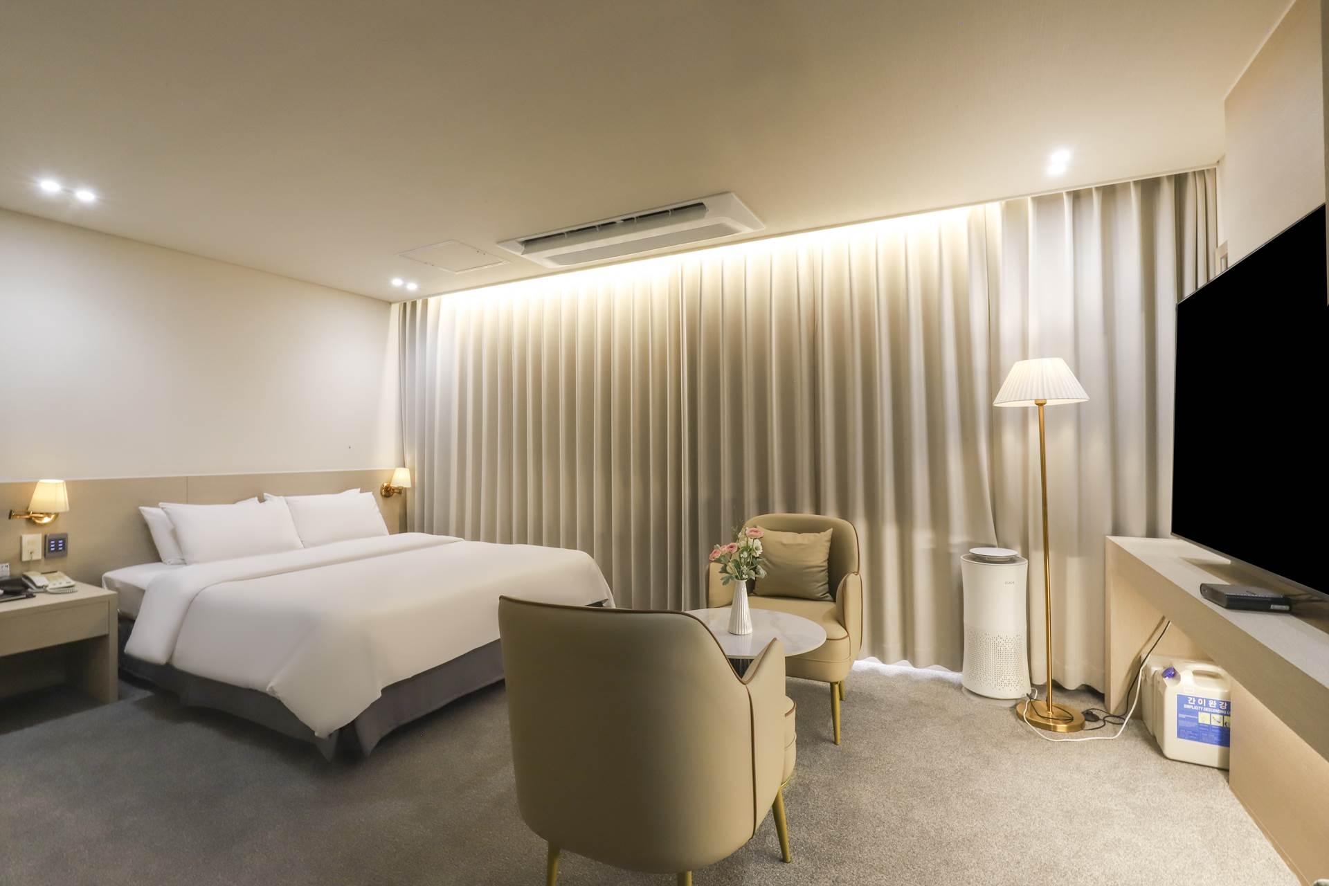 디럭스(Room Only)