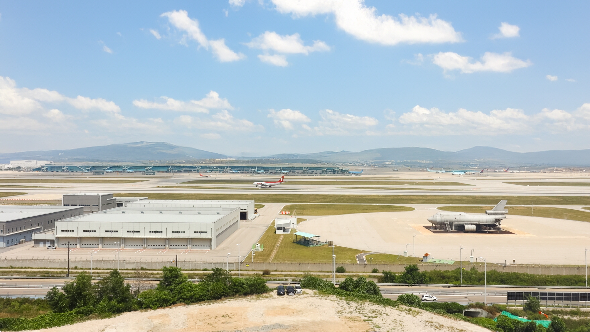 디럭스 트윈 에어포트뷰