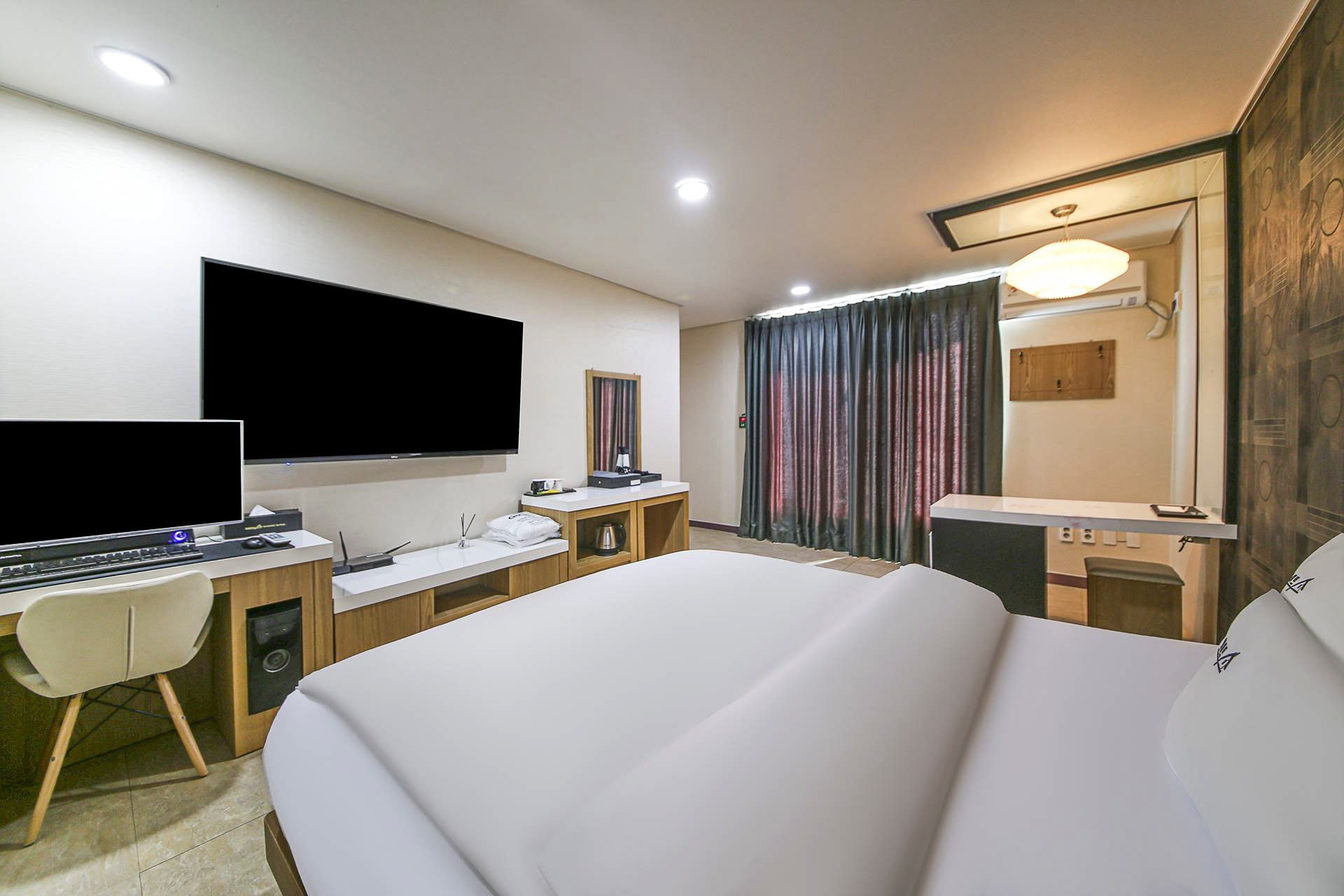 수페리어 킹룸(스타일러,고사양PC,6