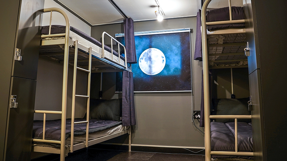 4인 혼성 도미토리