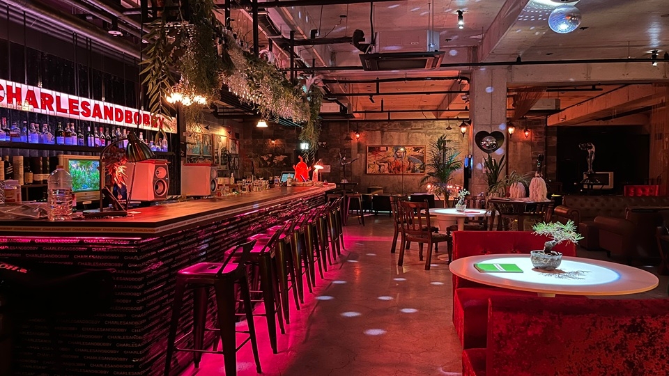 찰스앤바비 라운지바