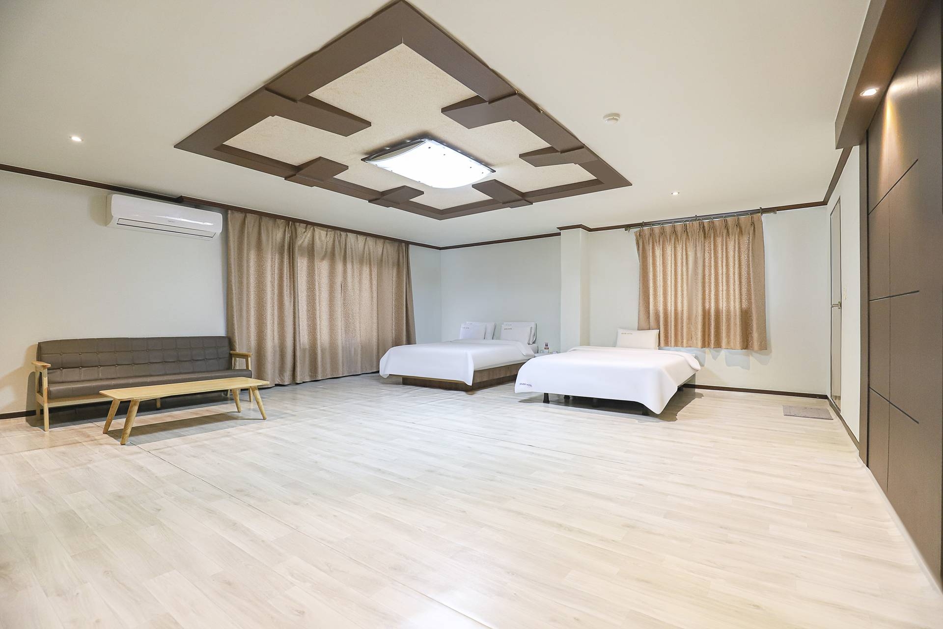 특실 트윈-욕조없음