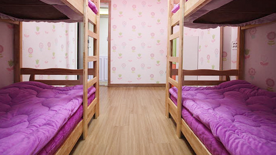 도미토리 남성 4인실