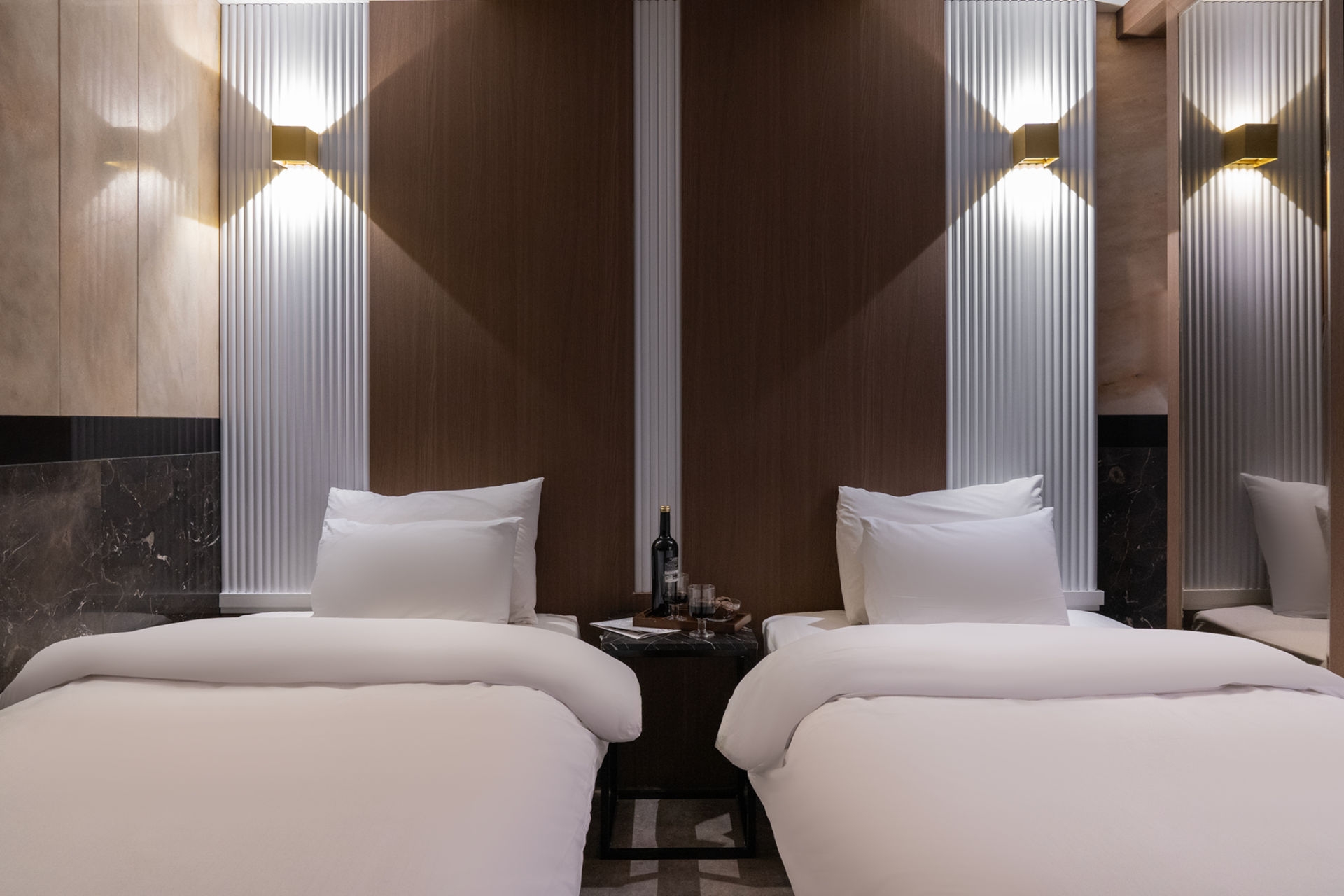 디럭스 트윈 (대형차 주차불가)