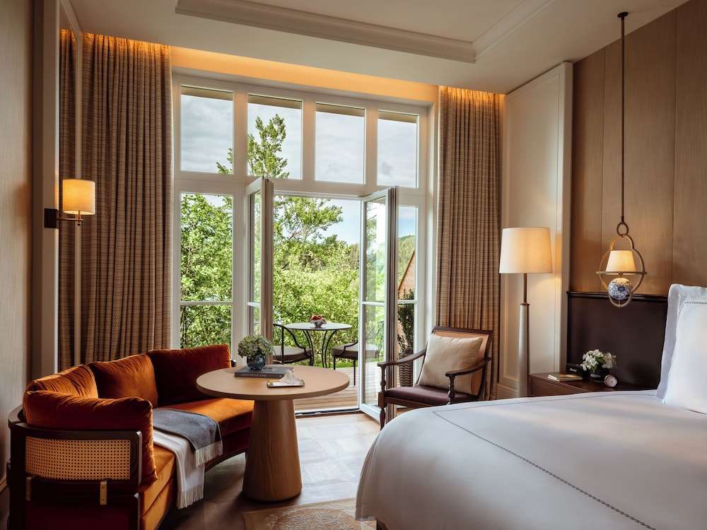 로즈우드 슐로스 푸슐