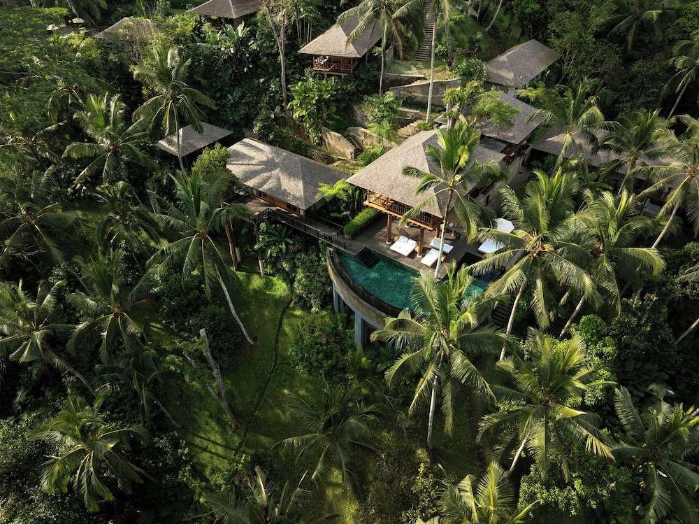 코모 샴할라 에스테이트