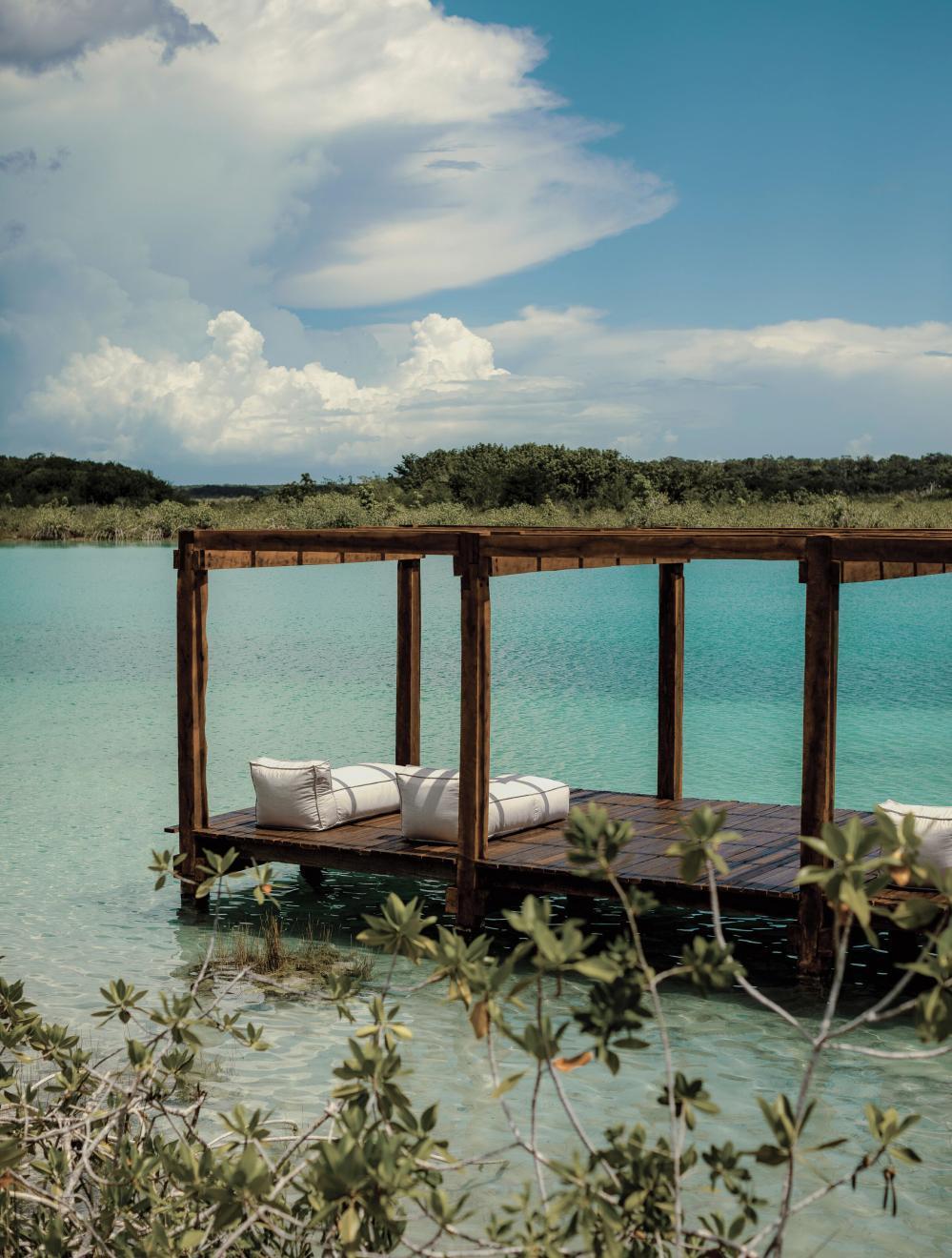 보카 드 아구아, 멕시코호텔, 정글호텔