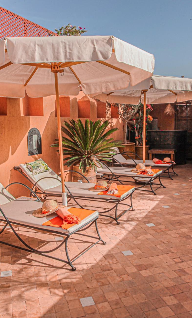 유럽인들의 색다른 휴양지,
모로코 리아드 숙소